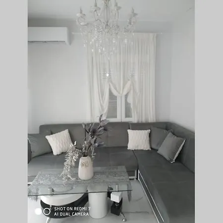 Stesi Thessaloniki S * Peraía